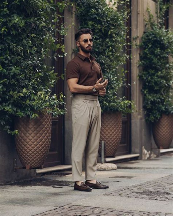 Can I wear a polo shirt with suit pants?