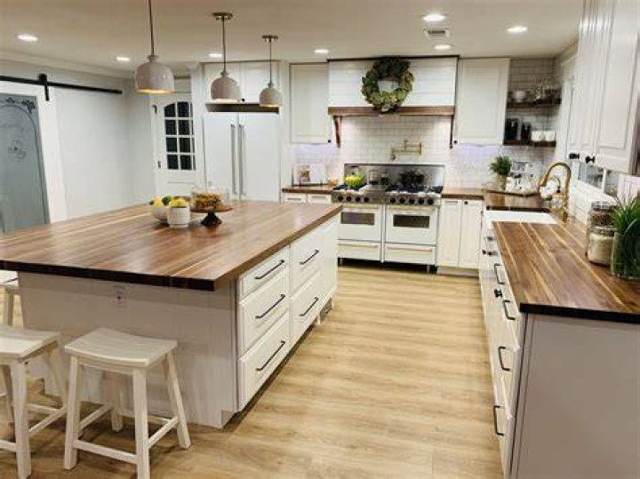 Can you use Pine-Sol on kitchen counters?