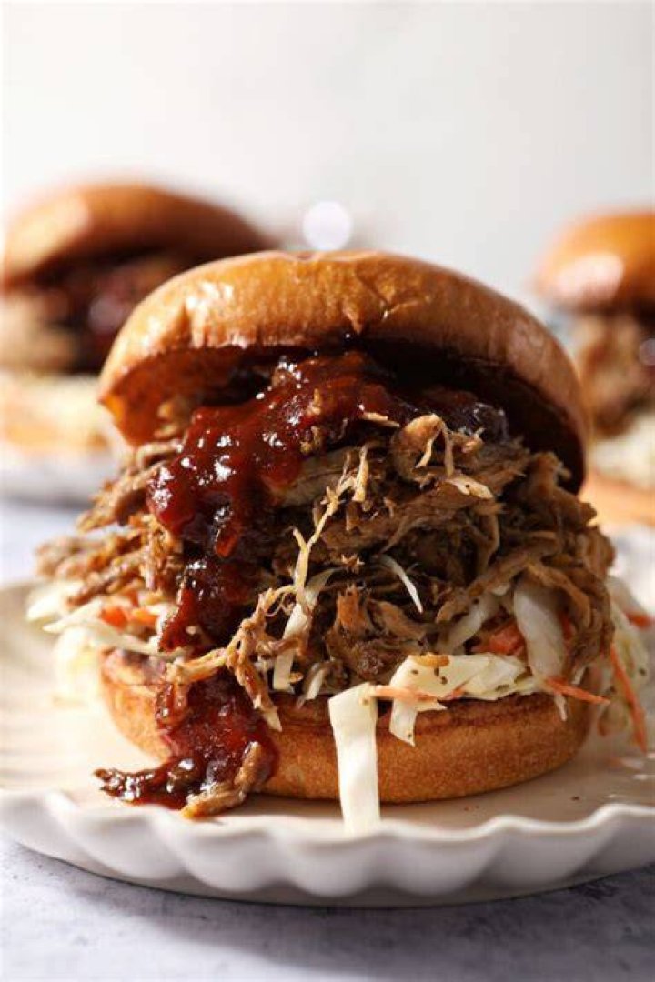 How do you moisten pulled pork?