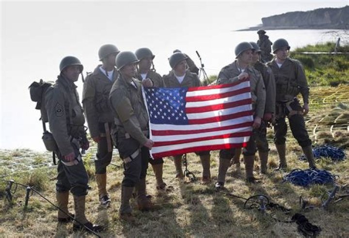 How many D-Day survivors are still alive?