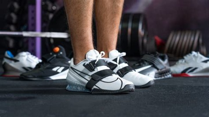 What makes good weightlifting shoes?