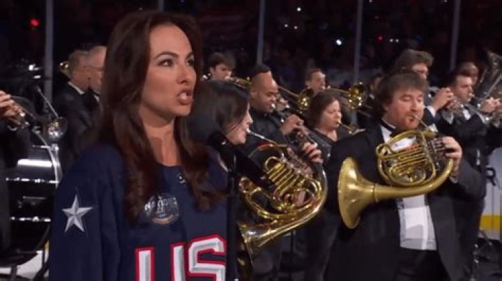 Who sang the national anthem for the Flyers?