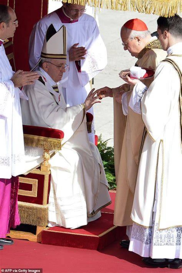 Why do popes wear a ring?